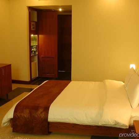 Hotel One Sialkot Quarto foto